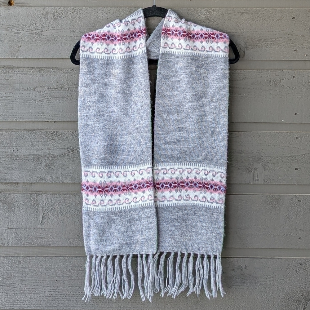 100% Wool Gray and Pink Patterned Scarf with Fringe